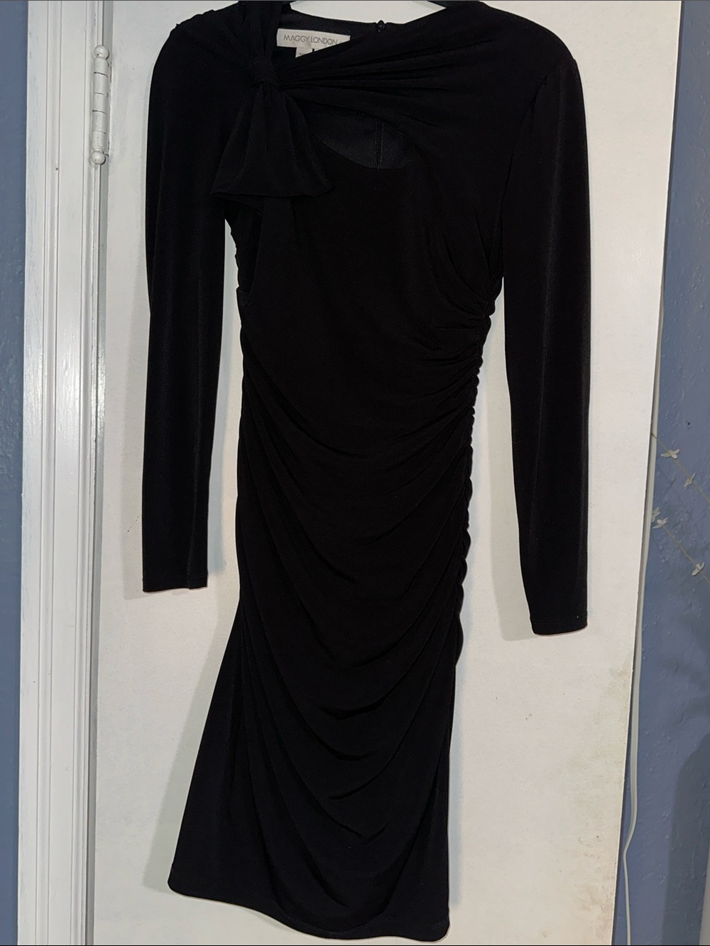 Maggy London Black Long-Sleeve Ruched Dress with Twist Detail